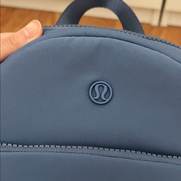 LULULEMON SMALL BACKPACK - Picture 3 of 7